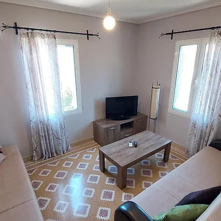 Pinelopi Holiday House