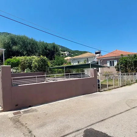 Pinelopi Holiday House